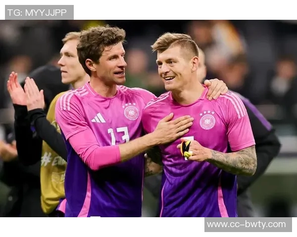 穆勒与克罗斯并列德国球员奖杯纪录未来有望独享荣耀